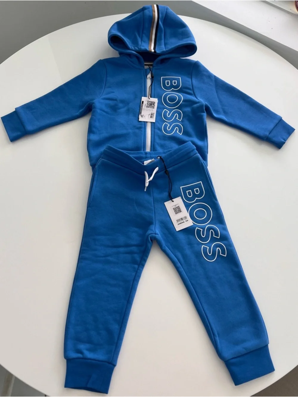 Hugo Boss Kids Zip Jacket & Plush Pants Set – Size 2Y – New NWT